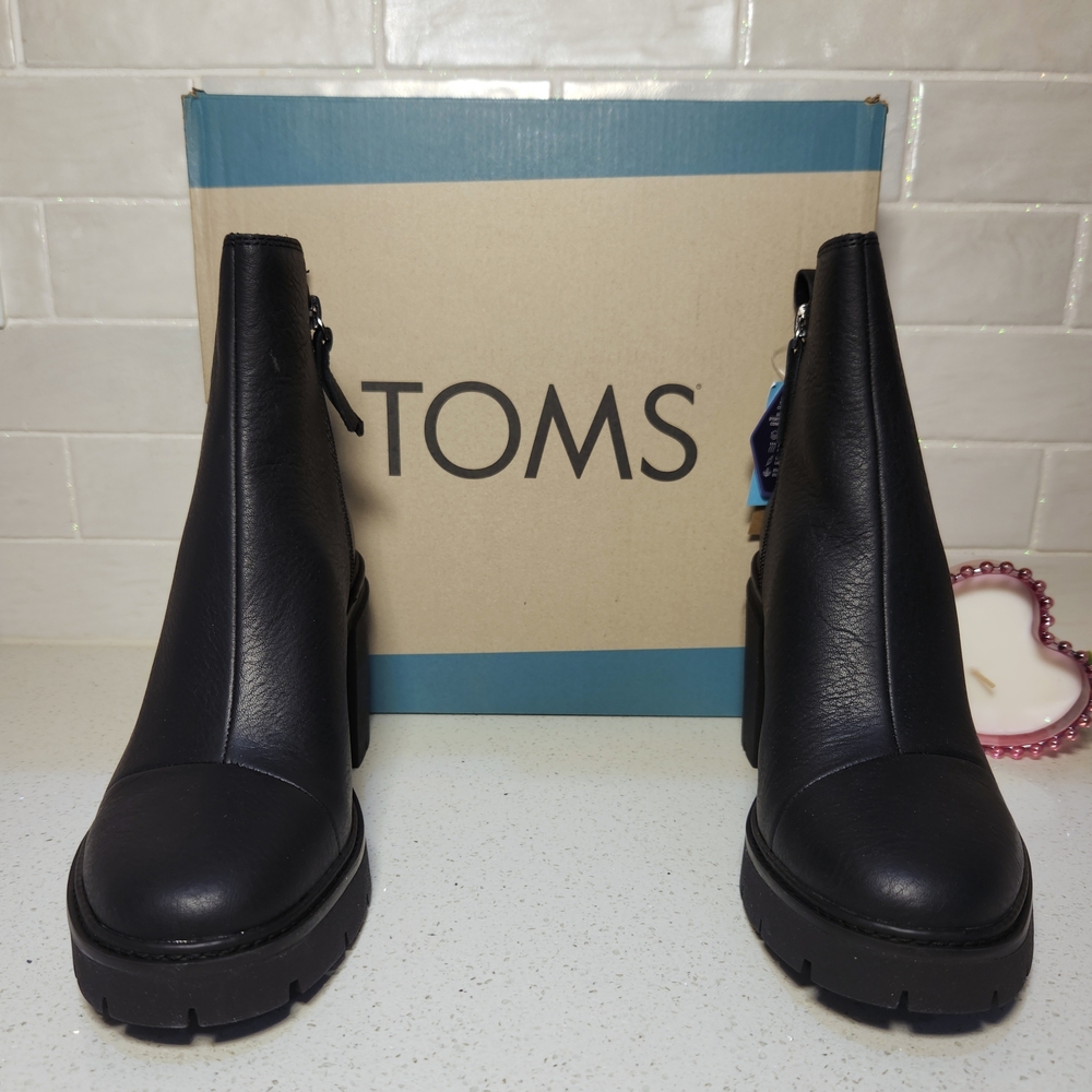 New TOMS Women's Sleek Black Ankle Booties